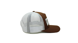 Casquette Trucker 5 Panneaux en Maille Blanche Respirante avec Écusson Tissé Personnalisable, Fabriquée au Vietnam pour l'Extérieur et un Style Toute l'Année - Product Image 4