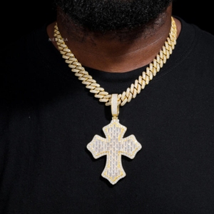 Colgante de Cruz con Moissanita Baguette - Colgante de Plata de Ley 925 con Moissanita, Color D, Claridad VVS - Product Image 2