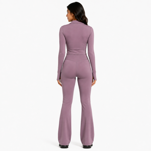 Conjunto de yoga para mujer: leggings acampanados de tiro alto, chaqueta corta con cremallera frontal, ropa deportiva ajustada para entrenamiento, ropa deportiva OEM para mujer - Product Image 2