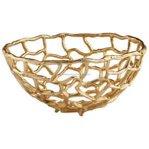 Bol de service classique en laiton poli pour une présentation de table élégante avec un artisanat d'inspiration patrimoniale - Product Image 2