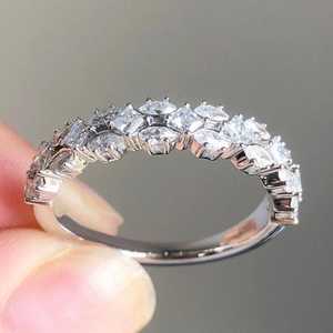 Bague demi-éternité en moissanite taille marquise et princesse pour femme, en argent 925 original, idéale pour demande en mariage ou cadeau pour les amoureux - Product Image 2