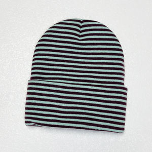 Bonnet unisexe en tricot côtelé uni avec tissu extensible doux et chaud de qualité supérieure, idéal pour l'hiver et les activités décontractées en extérieur - Product Image 1