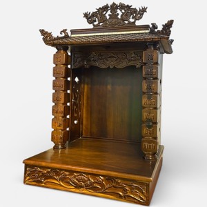 El altar dedicado a la abuela ancestral está tallado en madera de Muong. - Product Image 5