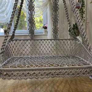 Grand fauteuil suspendu en macramé fait main, pour intérieur et extérieur - Chic et durable - Product Image 1