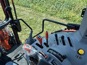 Meilleur prix pour tracteur agricole Kubota M7060 neuf et d'occasion avec cabine, livraison rapide, prix bas, composants essentiels (pompe et engrenages) - Product Image 3