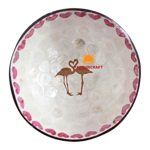 Bol en coquille de noix de coco Flamigo du Vietnam de haute qualité, poli avec incrustation de nacre, artisanat naturel, vente en gros - Product Image 1