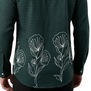 เสื้อเชิ้ตแขนยาวพิมพ์ลายดอกไม้สีเขียวป่าสำหรับผู้ชาย ทรงเข้ารูป สไตล์ลำลอง ติดกระดุม  แฟชั่นเสื้อเชิ้ต  ผู้ผลิตเสื้อผ้าตามสั่ง - Product Image 6
