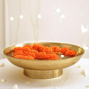 Bol Urli en métal doré martelé, décoration indienne pour la maison, décoration traditionnelle Diwali Pooja, centre de table, mariage, fête - Product Image 1
