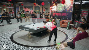 Transforma tu espacio con esta elegante mesa de billar moderna diseñada para campeones - Product Image 3