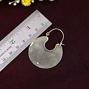 Boucles d'oreilles en laiton de la série Luxe Metal Craft, qualité supérieure, finition brillante, article de gros personnalisé en usine - Product Image 3