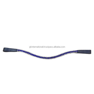 Bandeau de tête pour cheval en cuir véritable noir 100% authentique, design incurvé tendance, avec 3 rangées de cristaux, perles et strass décoratifs. - Product Image 1