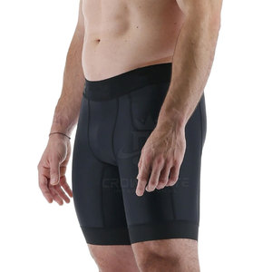 Maillots de bain à séchage rapide conçus pour les sports nautiques, offrant un soutien flexible pour les mouvements et un confort durable. - Product Image 5