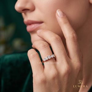 Anillo de Diamantes Cultivados en Laboratorio para Mujer, Corte Brillante, Anillo de Compromiso y Boda, Joyería Fina, Certificado IGI, Lujoso, Elegante, Oro Premium - Product Image 1