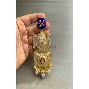 Impresionantes Pendientes Colgantes de Aleación Chapada en Oro de Primera Calidad con Diseño de Flor Esmaltada y Perlas para Mujer, Estilo Vintage para Boda - Product Image 1