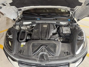 2022 M/n S 375-hp Twin-Turbo V6, AWD, <b>Chalk</b>, Unmodified - Product Image 5