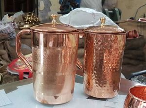 Juego de jarras de cobre para rituales matutinos de lujo, juego de metal para servir agua con vasos, duradero, reutilizable, para servir en la cocina. - Product Image 5