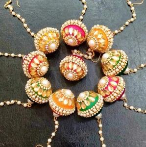 Perla india tradicional multicolor Maang Tikka para dama de honor nupcial Mehndi - Product Image 1