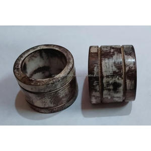 Ronds de serviette en bois en forme de tambour avec découpes décoratives |   Supports artisanaux modernes et écologiques pour une décoration élégante de table à manger lors de fêtes et événements - Product Image 3