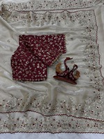 Sari indien traditionnel en soie satinée, broderie artisanale, matériaux recyclés, pour les occasions de mariage, les fonctions festives, vêtements élégants pour femmes