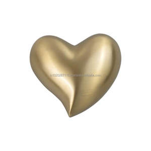 Urnas de corazón de metal duraderas de alta elaboración con una estructura elegante y emocional ideal para honrar la memoria de los seres queridos - Product Image 1