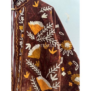 Veste en velours marron pour femme, col mandarin, boutons en corne, broderie florale faite à la main, style Prairie Chic, manteau d'hiver - Product Image 5