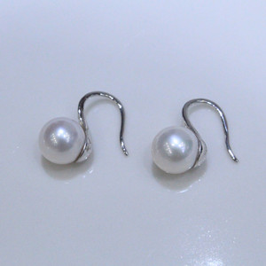 Boucles d'oreilles simples pour femmes en perles d'eau douce de 5 à 6 mm, perles Mantou, fleurs en dentelle brillantes avec perles d'eau douce naturelles, vente en gros - Product Image 2
