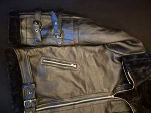 Veste en cuir de mouton Champ King avec doublure en fausse fourrure, fermetures éclair et boucles - Product Image 3