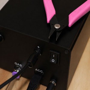 Alicates de Soldadura con Conexión a Tierra de Alta Calidad, Personalizables, de Acero Inoxidable, Ligeros, Equipo para Fabricación de Joyería Permanente QORVEX - Product Image 2