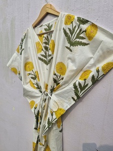 ชุดเดรสผ้าฝ้ายอินเดียลายดอกไม้: พิมพ์ลายด้วยมือ ฟรีไซส์ - Product Image 2