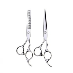 กรรไกรตัดผมมืออาชีพสำหรับใช้ในบ้าน ทำจากเหล็กกล้าไร้สนิม 4Cr13 คมกริบ สำหรับคนถนัดขวา น้ำหนักเบา ด้ามจับขนาดกลาง - Product Image 6