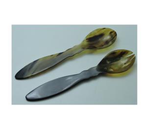Juego de 2 servidores de ensalada de cuerno con un hermoso diseño, hechos a mano con cuerno natural de búfalo, a buen precio. - Product Image 5
