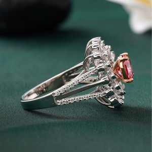 Bague en or 14 carats avec diamant de laboratoire rose vif taille coussin de 1,02 carat, couleur rare, élégante et tendance - Product Image 3