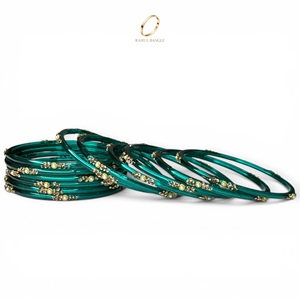Bracelet de mode en verre goutte de pluie vert émeraude de qualité export, style cachemire, orné de cristaux floraux, idéal pour les mariages et les occasions festives, vente en gros - Product Image 4