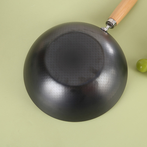 Wok antiadhésif de haute qualité avec corps en aluminium premium, revêtement de surface durable et excellente rétention de chaleur - Product Image 3