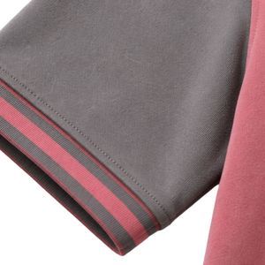 Ensemble décontracté deux pièces pour femme, rose poudré et gris, avec t-shirt à manches courtes et pantalon large, personnalisé avec empiècements contrastants - Product Image 6