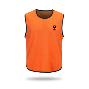 Chaleco de fútbol premium de tela de malla ligera, ideal para entrenamiento, partidos de práctica y actividades deportivas en equipo. - Product Image 1