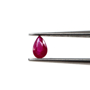 Rubíes naturales sin tratar de Mozambique, calibrados en forma de pera de 4x6 mm, piedras preciosas de rubí facetadas naturales sueltas para la fabricación de joyas, listas para usar. - Product Image 2