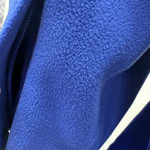 Veste polaire homme personnalisée avec logo, fermeture éclair intégrale, chaude pour l'hiver, 220g, respirante, col montant, logo avant, fabricant OEM - Product Image 4