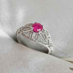 แหวนพลอยทับทิมธรรมชาติประดับเงินสเตอร์ลิง ชุบทอง ดีไซน์หรูหรา ของขวัญวันครบรอบแต่งงานสำหรับผู้หญิง - Product Image 4