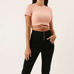 Nouveau en stock – Vente en ligne – T-shirt crop top au design tendance – Nouveau style – Prix abordable – T-shirt crop top - Product Image 4