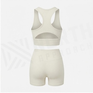 Ensemble de yoga côtelé 2 pièces : short taille haute et brassière de sport dos nageur, couleur unie, respirant, sans couture, vêtements de sport pour femme - Product Image 2