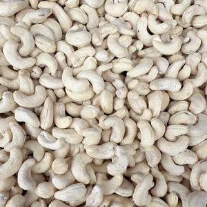 Trusted Supplier Vietnam Cashew <b>Nuts</b> Wholesale Ww180, Ww210 Premium Cashew <b>Nut</b> From Santigo Vietnam - Product Image 1