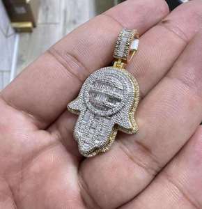 Pendentif Main de Hamsa en Moissanite, Charme en Argent Sterling 925, Coupe Ronde Brillante, Plaqué Or, Bijoux Hip Hop - Product Image 1