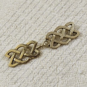 Cierre de capa con nudo celta medieval de latón fundido, herraje decorativo de metal fundido a presión, cierre de nudo TT-7901 M - Product Image 6