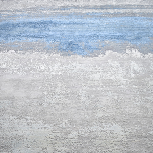 Tapis moderne abstrait noué à la main en laine et soie, gris argenté bleu aquarelle, effet vieilli, pour salon - Product Image 1