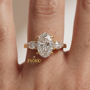 Anillo de Compromiso de Lujo con Diamante Ovalado de 1.20 Quilates Cultivado en Laboratorio, EF VS1, Plata de Ley, Anillo de Tres Piedras con Acento de Pera para Boda - Product Image 5