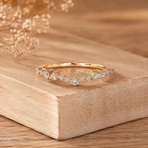 แหวนแต่งงานเพชรทรงกลมเจียระไนแบบโค้ง  ทองคำแท้ 10K 14K 18K  ได้รับการรับรองจาก IGI สี DEF ความสะอาด VS VVS  แหวนเชฟรอนสำหรับเจ้าสาว - Product Image 1