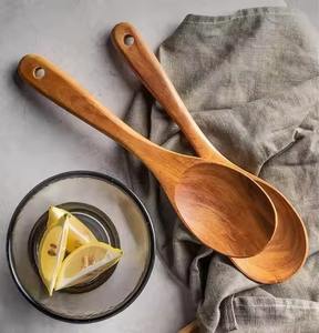 Cuillère de service classique en bois, ustensile de cuisine naturel pour mélanger, remuer et servir, parfait pour la cuisine des restaurants - Product Image 6