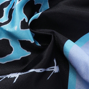 Shorts de sport pour hommes personnalisés, noirs et bleus, taille mi-haute, élastiques, séchage rapide, écologiques, avec logo satiné sur le devant – Vente en gros, les plus vendus - Product Image 6