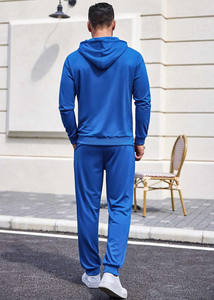 ชุดวอร์มออกกำลังกายผู้ชาย เนื้อผ้านุ่ม ระบายอากาศดี มีฮู้ด กางเกงจ็อกเกอร์ทรงเข้ารูป เอวยางยืด ชุดลำลองสำหรับเล่นกีฬา มีจำหน่ายแล้ว - Product Image 2